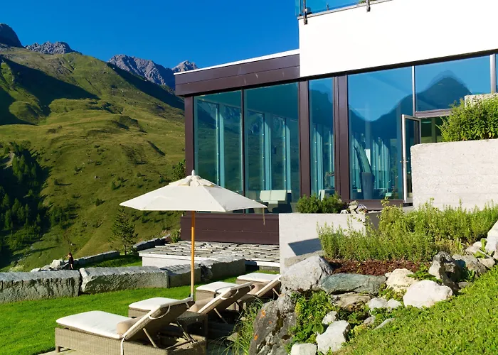 ホテル Kulm & Alpin アローザ