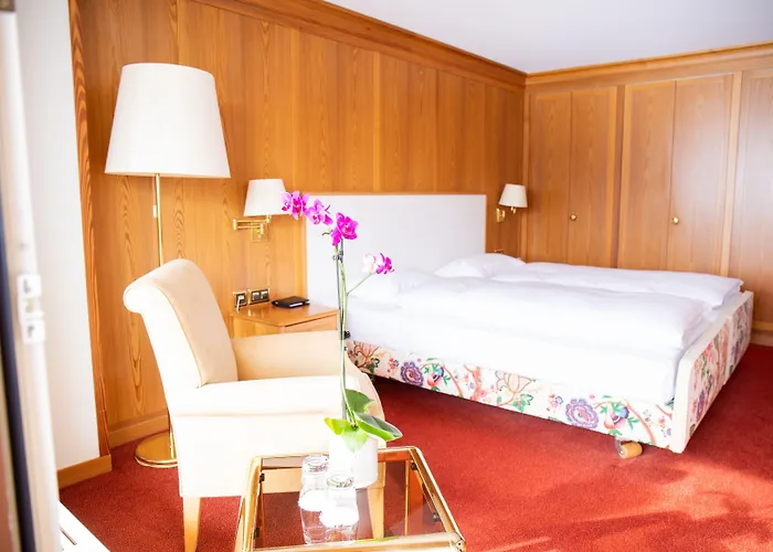 Kulm & Alpin 5* アローザ